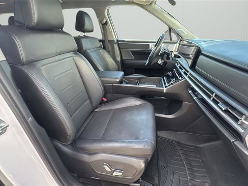 Used 2024 Hyundai Santa Fe Limited image 14