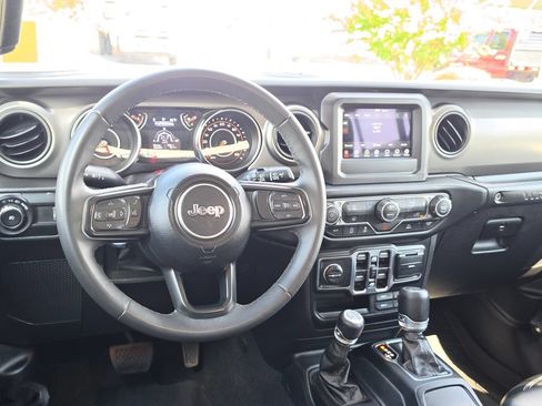 Used 2023 Jeep Wrangler Unlimited Sport AWD/4WD image 36