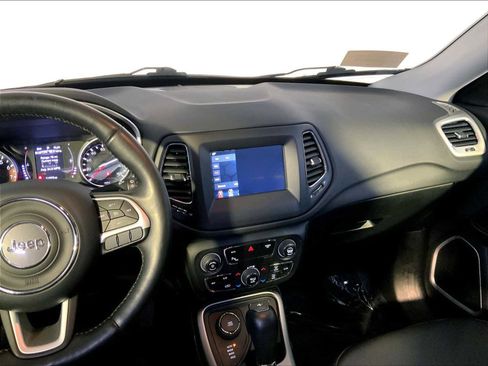 Used 2019 Jeep Compass Latitude w/ Cold Weather Group image 16