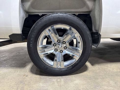 Used 2018 Chevrolet Silverado 1500 Custom w/ Custom Value Package image 10