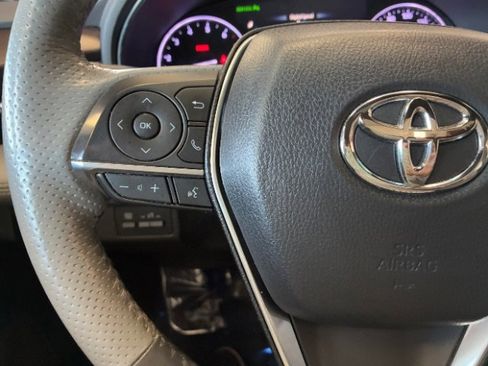 Used 2019 Toyota Avalon Limited image 14