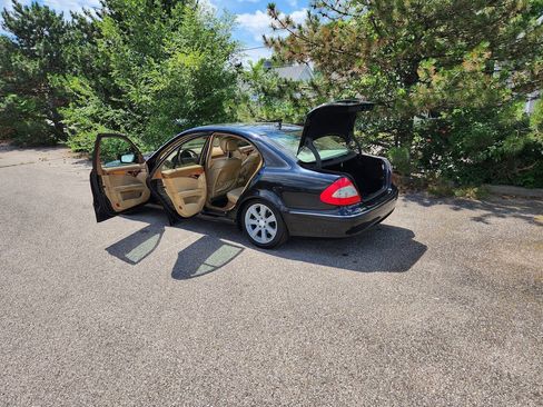 Used 2009 Mercedes-Benz E 350 4MATIC Sedan image 33