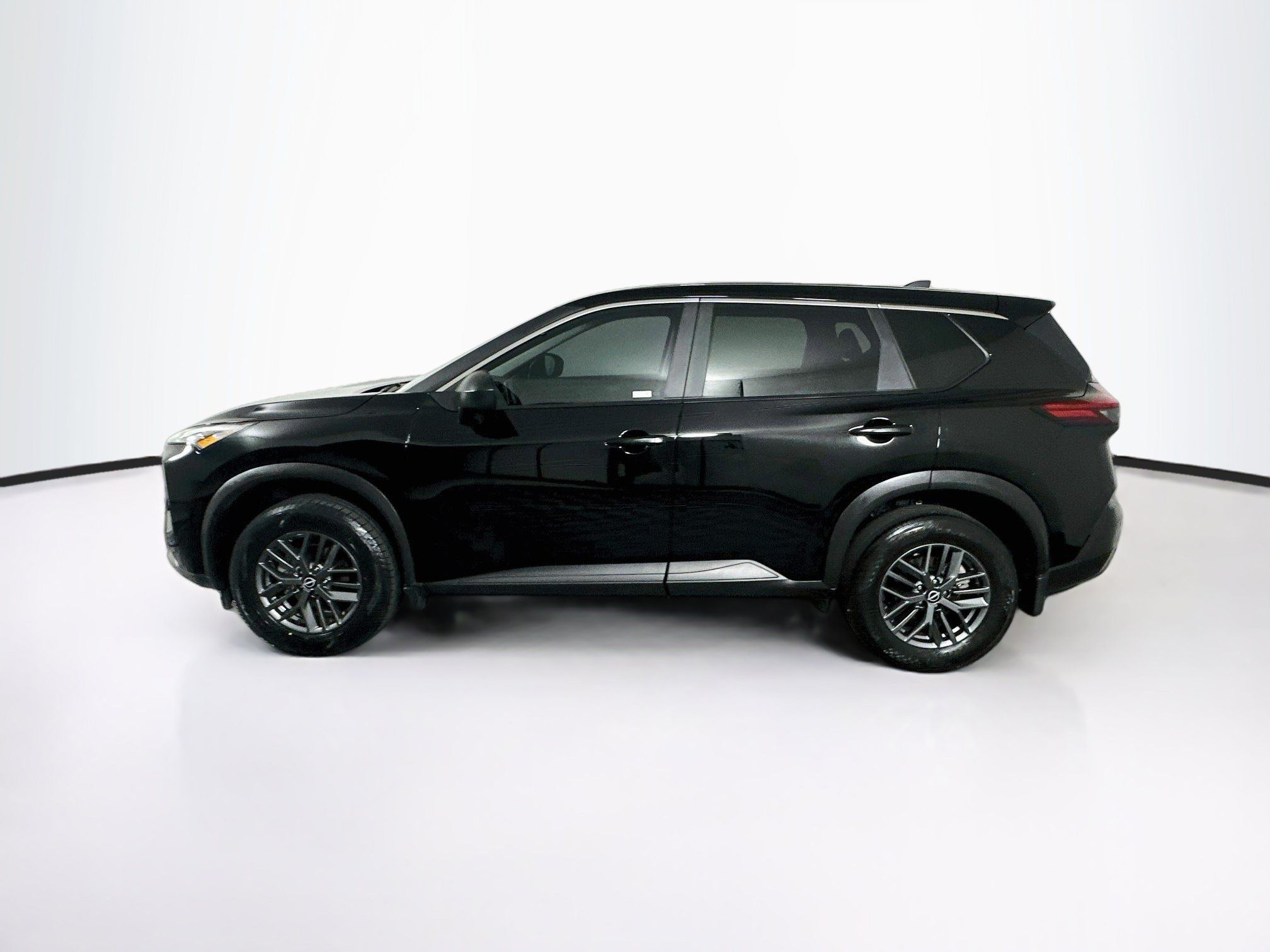 Used 2023 Nissan Rogue S FWD image 4