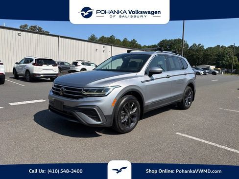 Used 2023 Volkswagen Tiguan SE FWD image 1