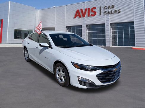Used 2024 Chevrolet Malibu LT image 3