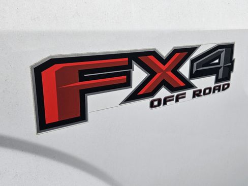 Used 2017 Ford F150 XLT w/ Equipment Group 302A Luxury AWD/4WD image 6