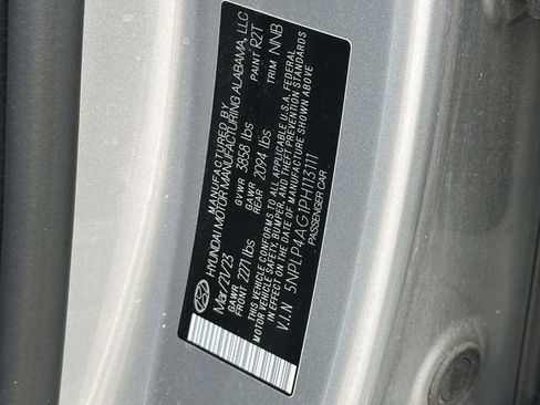 Used 2023 Hyundai Elantra Limited image 12