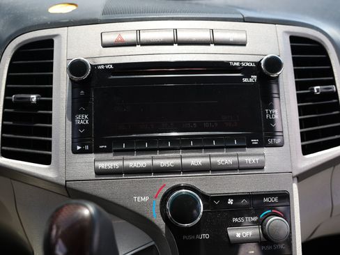 Used 2011 Toyota Venza FWD image 36