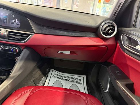 Used 2021 Alfa Romeo Giulia Sprint w/ Sun & Sound Package image 21