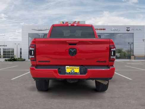 Used 2024 RAM 2500 Big Horn w/ Night Edition AWD/4WD image 4