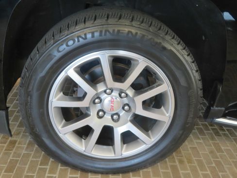 Used 2019 GMC Yukon XL Denali AWD/4WD image 7