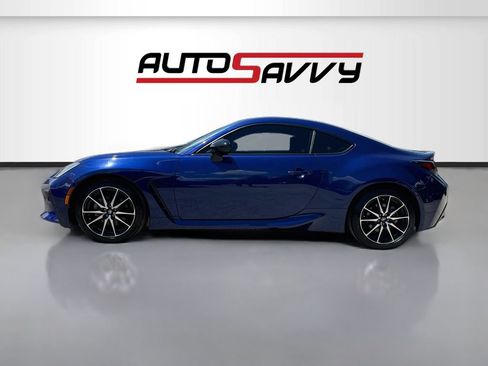 Used 2023 Toyota GR86 RWD image 4