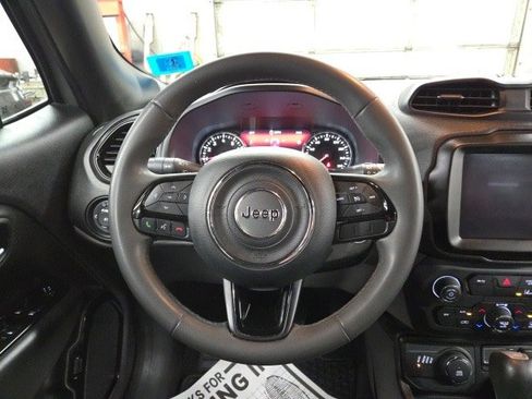 Used 2022 Jeep Renegade Altitude image 37