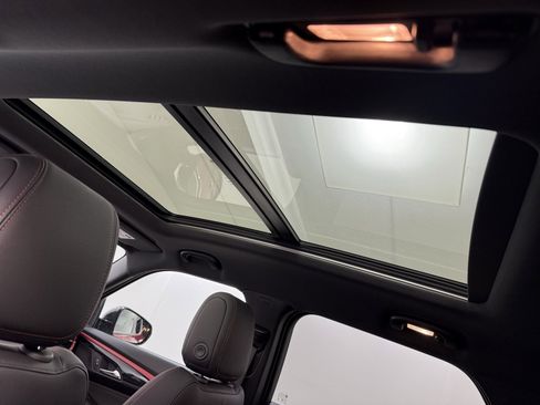 Used 2024 Chevrolet TrailBlazer RS w/ Convenience Package image 32