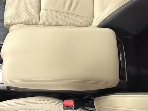 Used 2023 Subaru Ascent Limited image 19