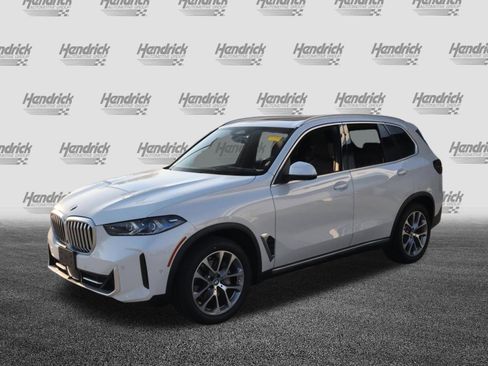 Used 2024 BMW X5 xDrive40i w/ Premium Package image 5