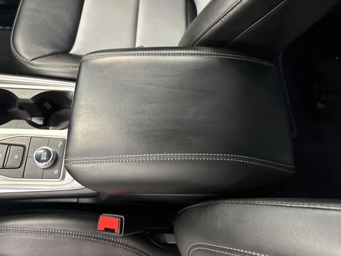 Certified 2022 Ford Explorer XLT w/ Equipment Group 202A image 31