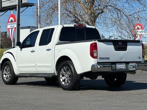 Used 2016 Nissan Frontier SL image 6