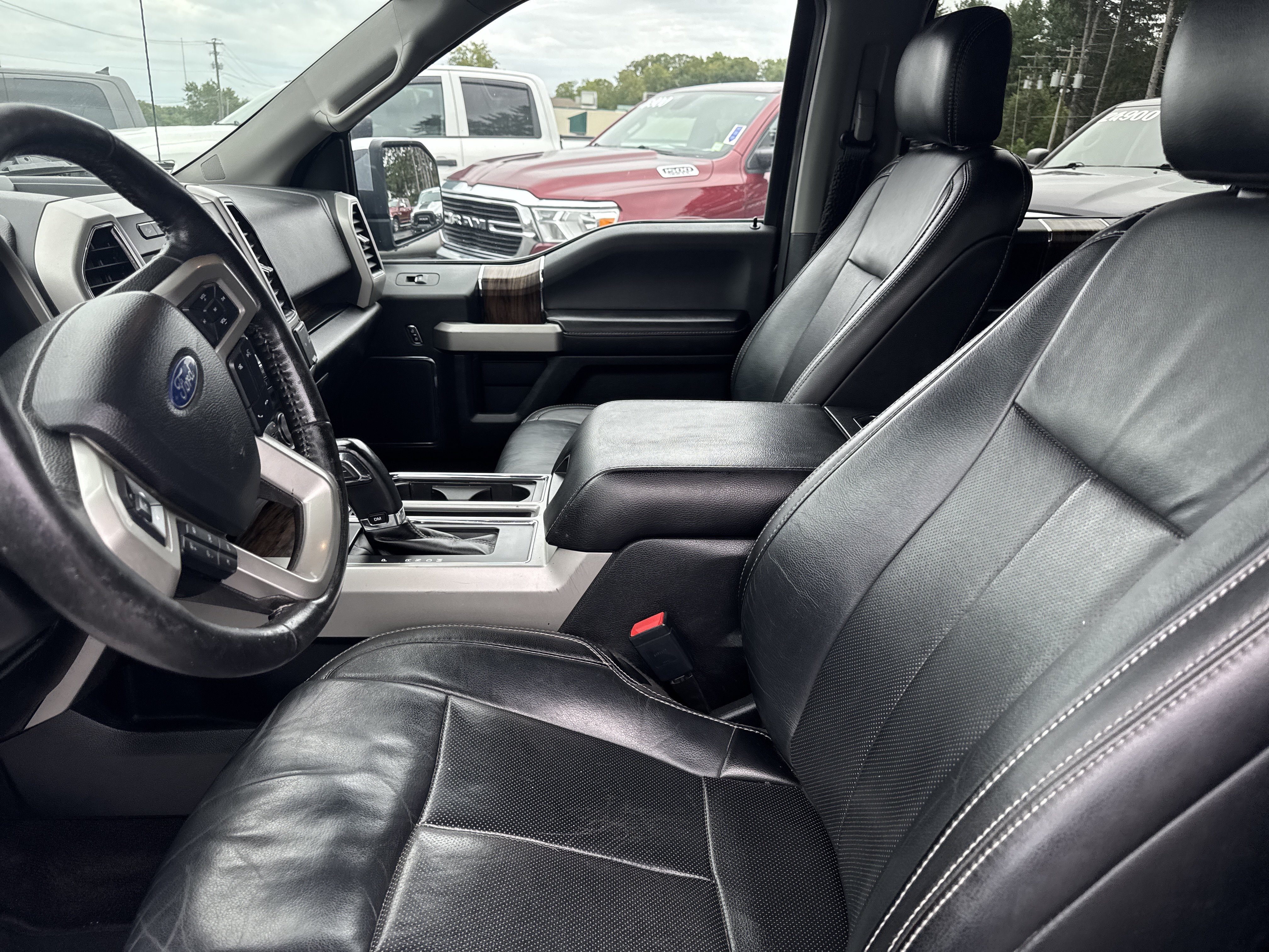 Used 2020 Ford F150 Lariat w/ Equipment Group 502A Luxury AWD/4WD image 11