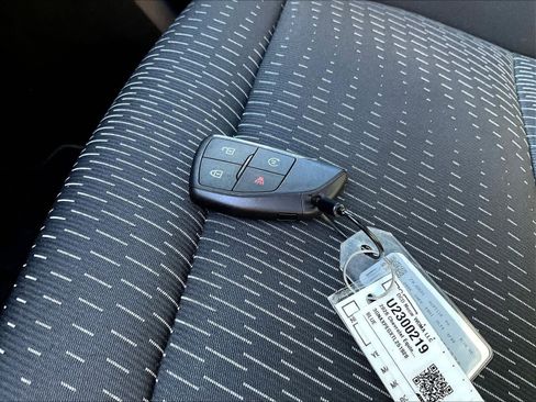 Used 2026 Chevrolet Equinox LT image 29