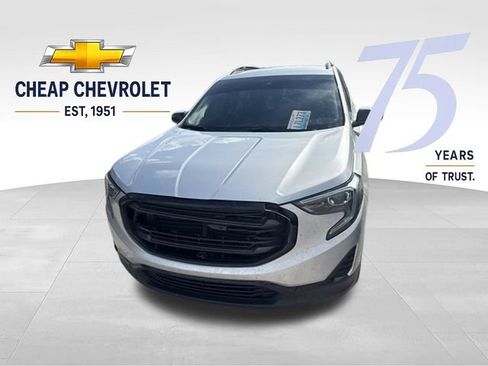 Used 2021 GMC Terrain SLE w/ Driver Convenience Package AWD/4WD image 2