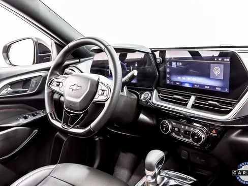 Used 2024 Chevrolet Trax RS w/ Sunroof Package image 33