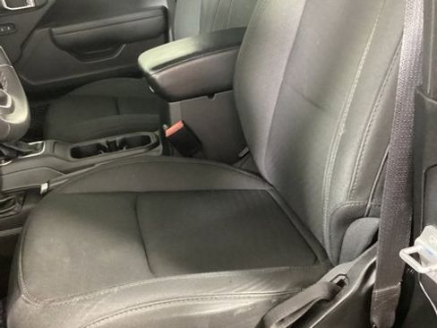 Used 2022 Jeep Wrangler Sport S image 10