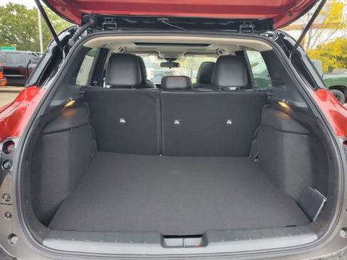 New 2026 Nissan Kicks SR image 18