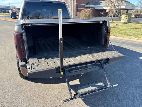 Used 2018 Ford F250 XLT w/ XLT Premium Package image 19