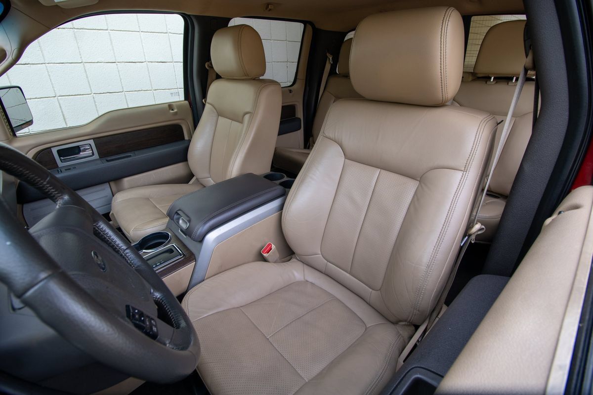 Used 2014 Ford F150 Lariat w/ Equipment Group 502A Luxury AWD/4WD image 16