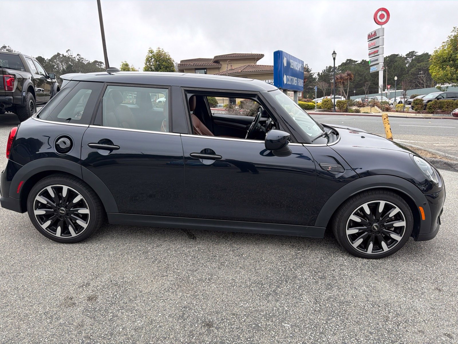 Used 2022 MINI Cooper S w/ Driver Assistance Package FWD image 10