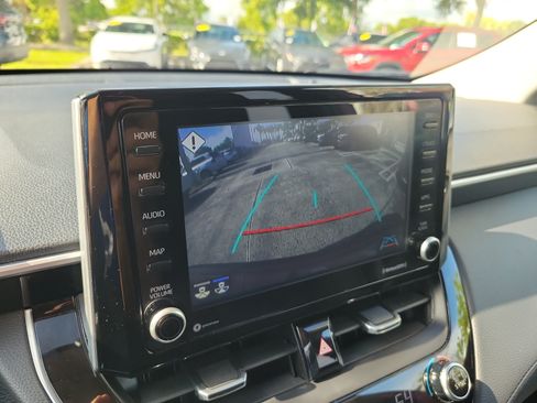 Used 2022 Toyota Corolla Cross XLE FWD image 31