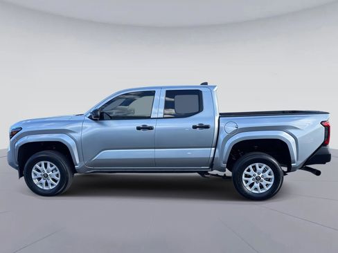 Used 2025 Toyota Tacoma SR image 7