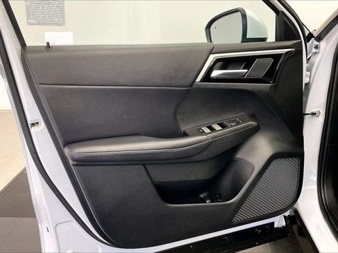 Used 2024 Mitsubishi Outlander SE AWD/4WD image 26