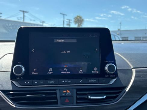 Used 2025 Nissan Altima 2.5 SV FWD image 20