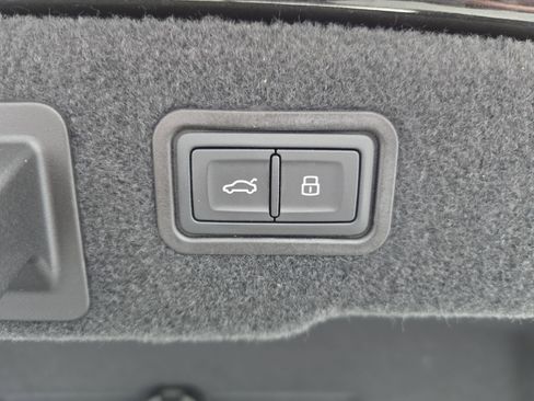 Used 2022 Audi A8 L 3.0T image 22