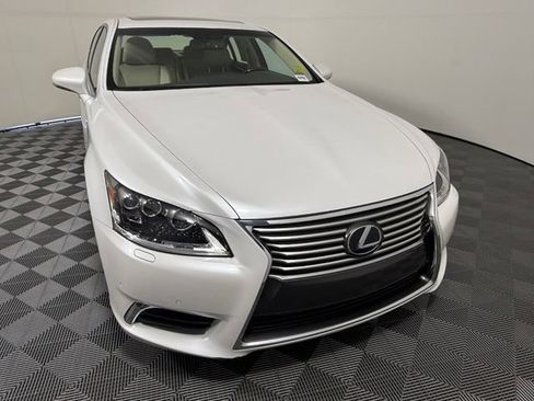 Used 2016 Lexus LS 460 w/ Comfort Package RWD image 8