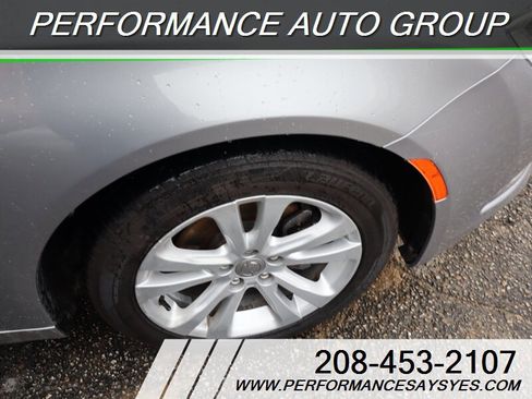 Used 2015 Chrysler 200 Limited image 27