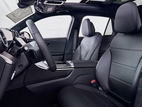 New 2026 Mercedes-Benz GLC 300 image 16