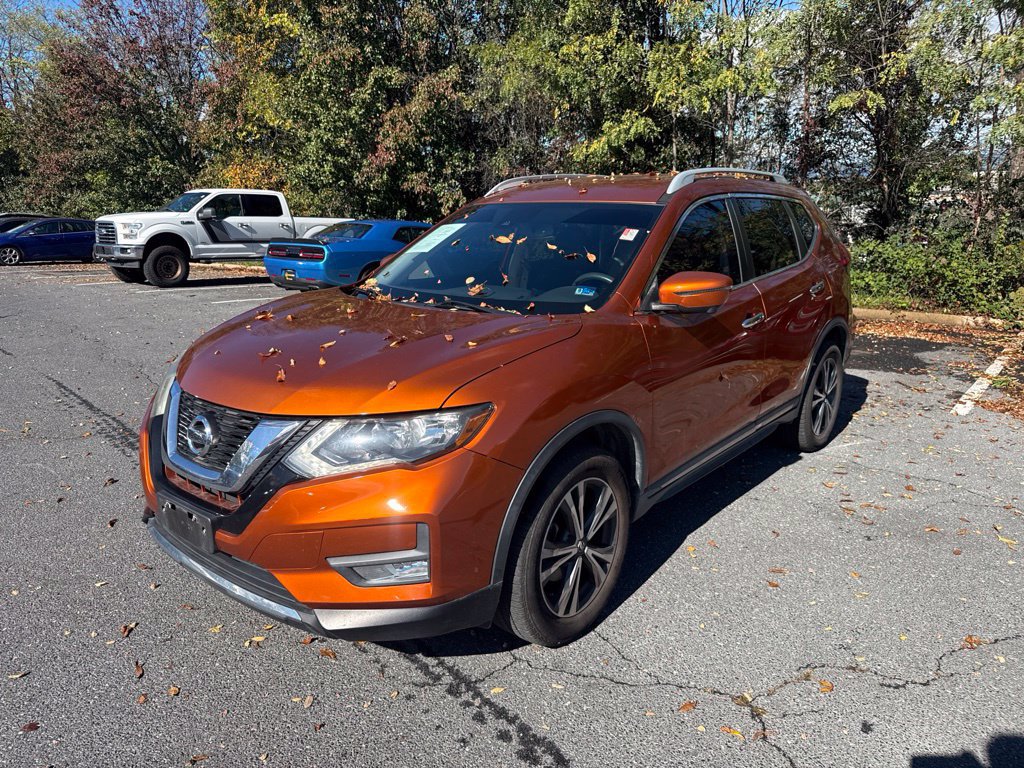 Used 2017 Nissan Rogue SL AWD/4WD image 2