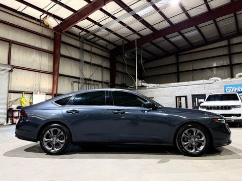 Used 2023 Honda Accord EX image 4