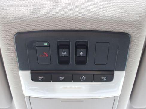 Certified 2023 Nissan Rogue SL w/ SL Premium Package AWD/4WD image 24