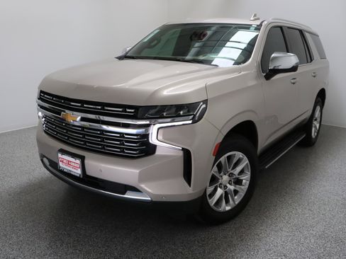 Used 2022 Chevrolet Tahoe Premier RWD image 2
