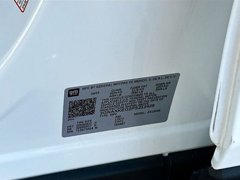 Used 2023 Chevrolet Equinox LT image 30