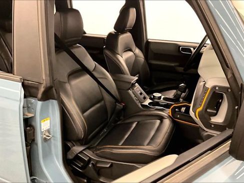 Used 2023 Ford Bronco Badlands w/ Sasquatch Package AWD/4WD image 8