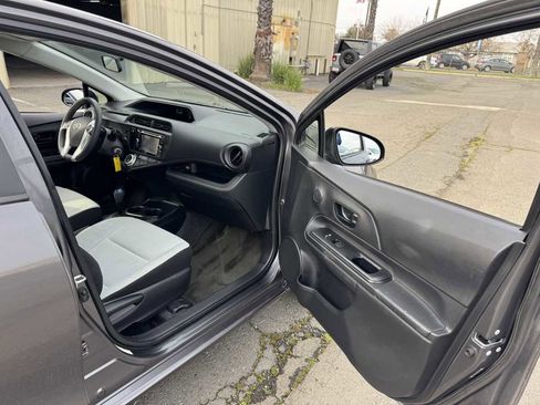 Used 2016 Toyota Prius C One image 14