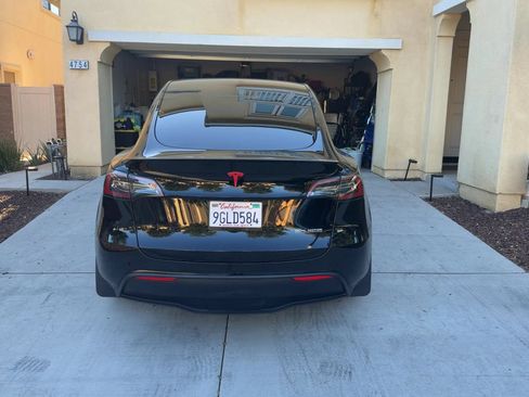 Used 2023 Tesla Model Y Performance AWD/4WD image 4