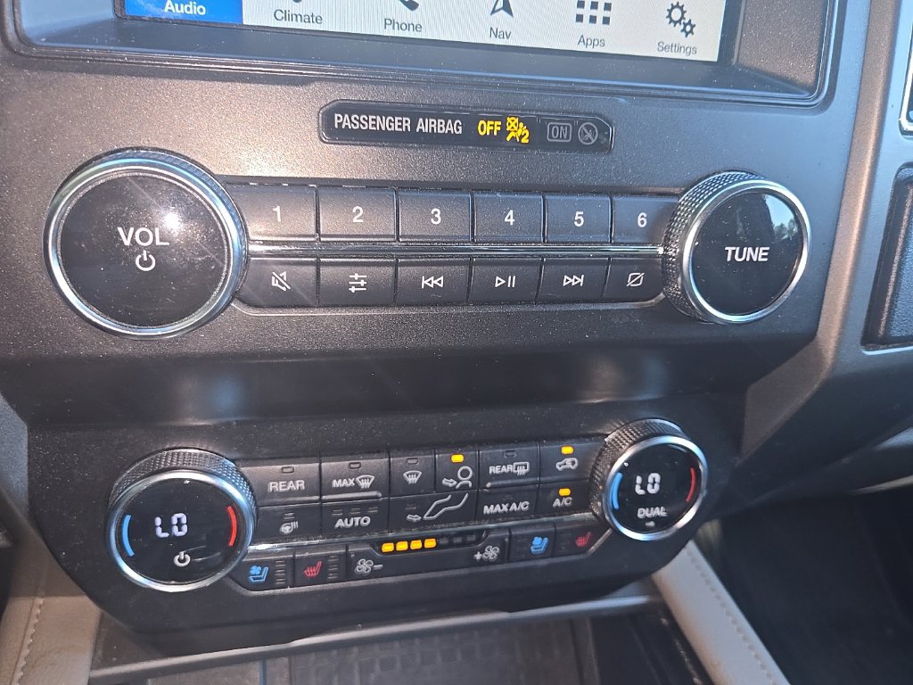 Used 2019 Ford Expedition XLT w/ Equipment Group 202A AWD/4WD image 38