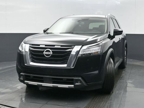 Used 2022 Nissan Pathfinder SL image 3