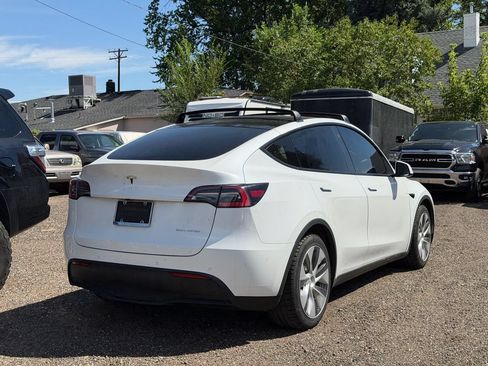 Used 2021 Tesla Model Y Long Range AWD/4WD image 3